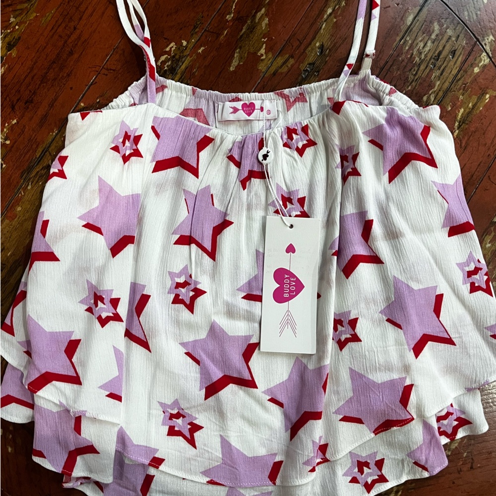 super cute and fun flowy top!
